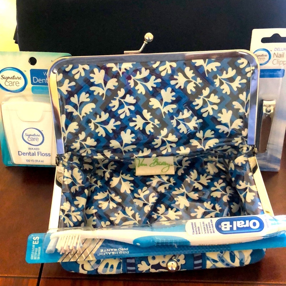 VERA BRADLEY MINT heavy duty cosmetic WITH EXTRAS!